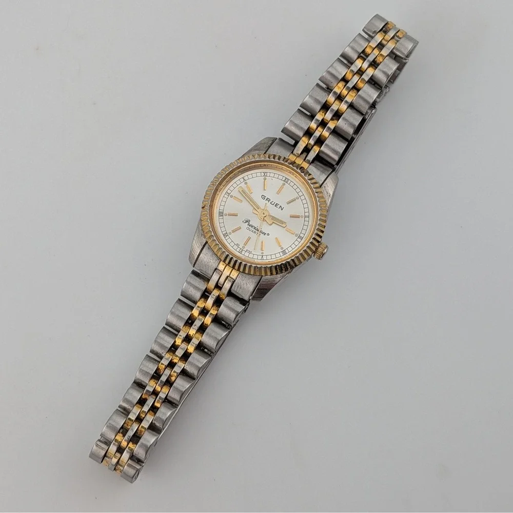 Gruen Precision Quartz Two Tone Fluted Bezel Watch 25mm‎ Silver Sunburst Dial